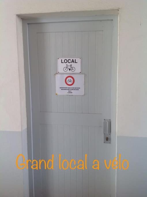 Eole, Idealement Situe Sur Le Port De St Martin De Re Сен-Мартен-де-Ре Екстер'єр фото
